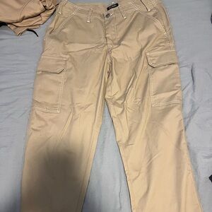 Mens baggy cargo pants true religion size 33.
